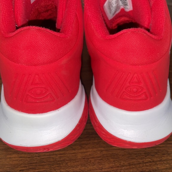 Red Nike Kyrie Flytrap size 7.5 - Picture 4 of 6